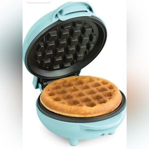New Nostalgia MyMini personal electric Waffle Maker color blue